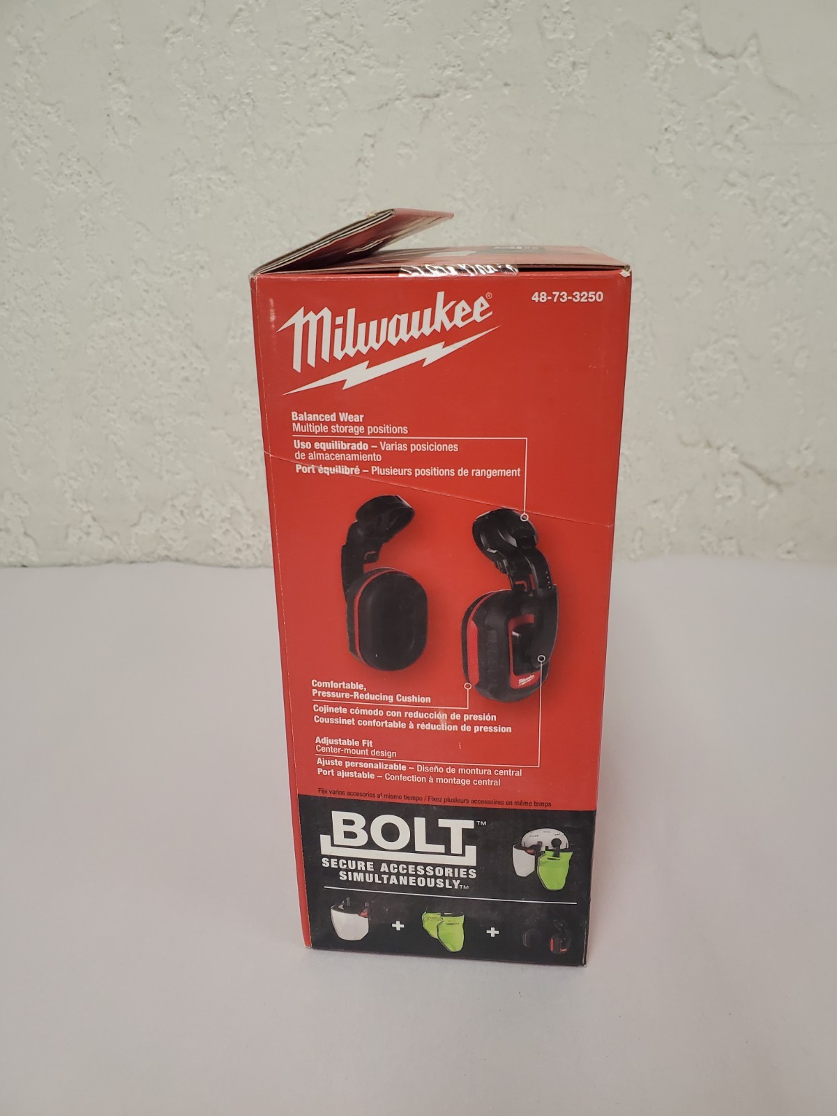 Milwaukee BOLT Earmuffs with Noise Reduction Rating of 24 dB (48-73-3250)