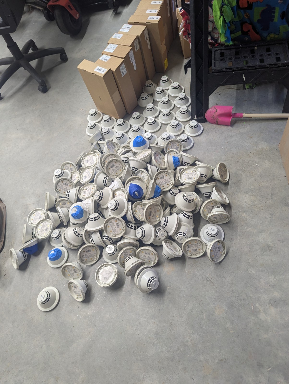 Edwards EST SIGA-PS Intelligent Photoelectric Smoke Detector. LOT!!!!!!