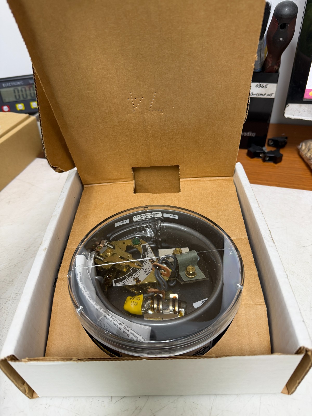 👀NEW DWYER / MERCOID 120/240/440 VAC PRESSURE CONTROL SWITCH 3/4 HP DA-31-2-8
