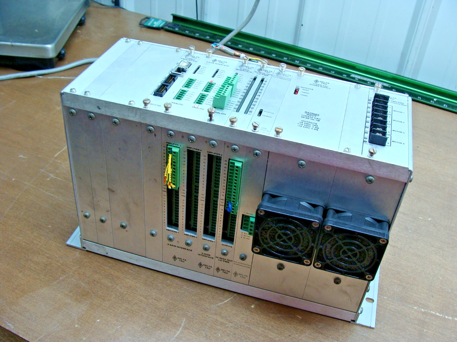 DELTA TAU UMAC UNIT 3X0-603766 115/230VAC TURBO PMAC2 CPU 4-AXIS INTERFACE