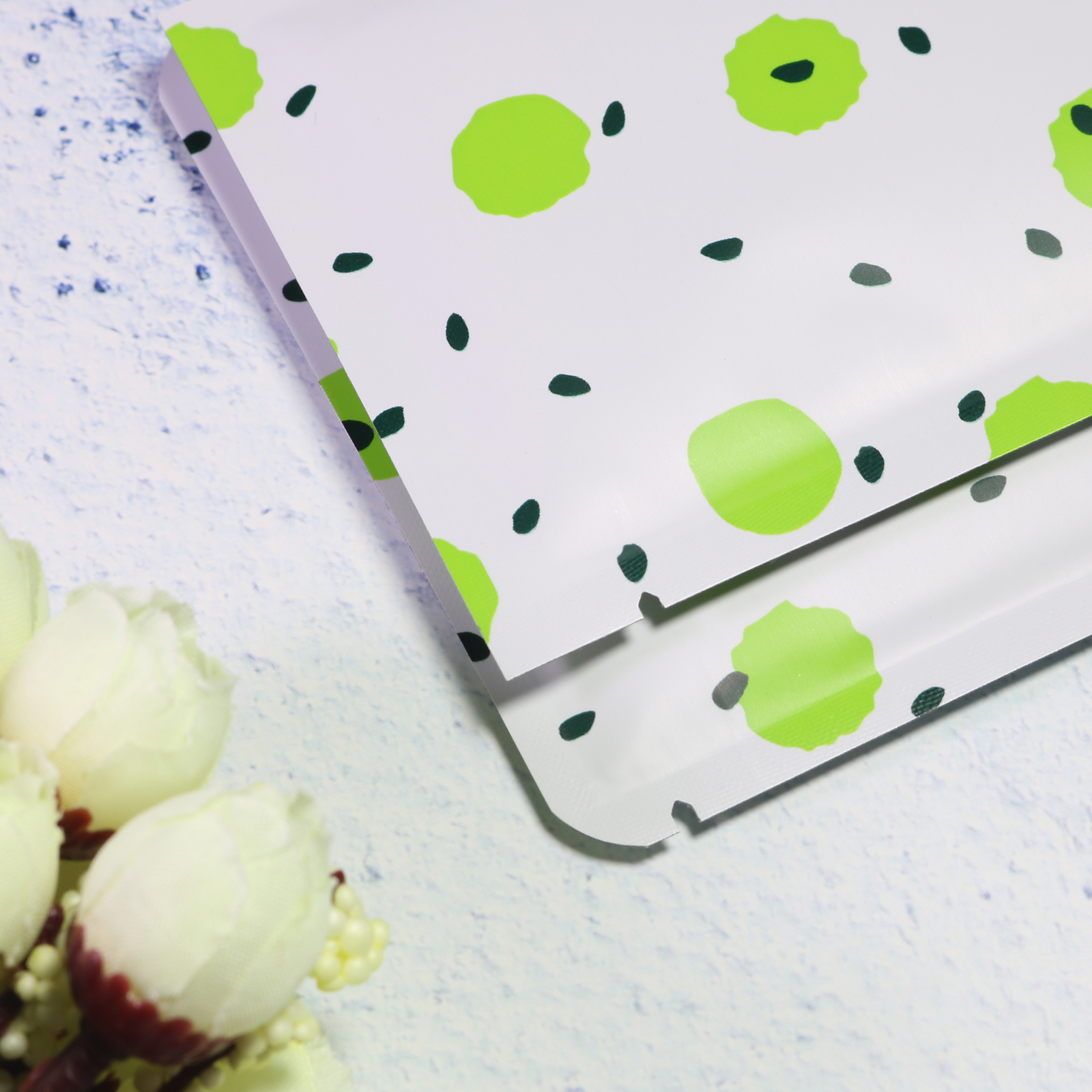 Flat Matte Green Patterned Design Open-Top Heat-Sealable Packaging Pouches